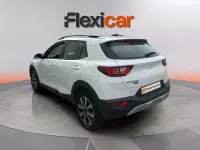 Usado Kia Stonic 101 CV (74 kW) 2021 Blanco SUV