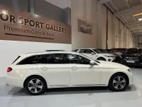 Usado Mercedes E200 160 CV (117 kW) 2018 Blanco Familiar
