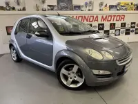 Usado Smart ForFour Pulse 95 CV (69 kW) 2004 Gris Utilitario