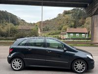 Usado Mercedes B180 109 CV (80 kW) 2006 Negro Monovolumen
