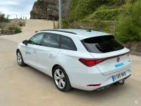 Usado Seat Leon FR 150 CV (110 kW) 2024 Blanco Familiar