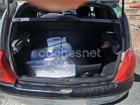 Usado Renault Clio II 60 CV (44 kW) 2000 Gris / plata Berlina