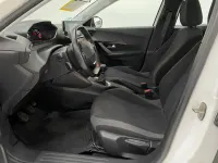 Usado Peugeot 2008 Active 100 CV (73 kW) 2020 Blanco SUV