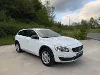 Usado Volvo V60 CC 150 CV (110 kW) 2018 Blanco Familiar
