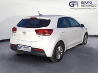 Usado Kia Rio 84 CV (61 kW) 2022 Blanco Berlina