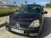 Usado Renault Clio II Campus 65 CV (47 kW) 2006 Gris / plata Berlina