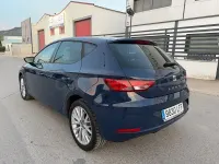 Usado Seat Leon Style 130 CV (95 kW) 2020 Azul Berlina