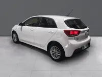 Usado Kia Rio 100 CV (73 kW) 2022 Blanco