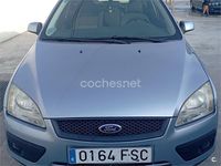 Usado Ford Focus Trend 100 CV (73 kW) 2007 Gris / plata Berlina