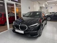 Usado BMW 118 136 CV (100 kW) 2023 Negro Utilitario