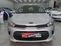 Usado Kia Rio 84 CV (61 kW) 2017 Gris Utilitario