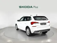 Usado Skoda Kamiq Style 110 CV (80 kW) 2022 Blanco SUV