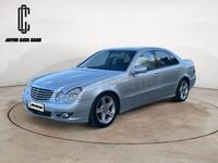 Usado Mercedes E220 Avantgarde 150 CV (110 kW) 2005 Gris / plata Berlina