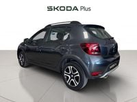 Usado Dacia Sandero Essentiel 95 CV (69 kW) 2020 Gris Berlina