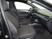 Usado Ford Focus ST-Line 125 CV (91 kW) 2022 Negro Berlina