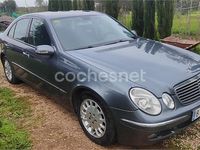 Usado Mercedes E280 Elegance 190 CV (139 kW) 2005 Gris / plata Berlina