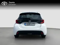Usado Toyota Yaris Active 116 CV (85 kW) 2021 Blanco Utilitario