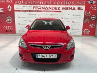 Usado Hyundai i30 Classic 109 CV (80 kW) 2010 Rojo Berlina