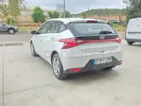 Usado Hyundai i20 100 CV (73 kW) 2021 Blanco Utilitario