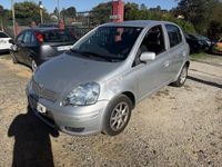 Usado Toyota Yaris Sol 75 CV (55 kW) 2005 Gris / plata Berlina