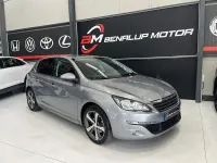 Usado Peugeot 308 Style 130 CV (95 kW) 2017 Gris / plata Berlina