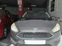 Usado Ford Focus 125 CV (91 kW) 2015 Marrón Berlina