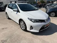 Usado Toyota Auris Advance 123 CV (90 kW) 2013 Blanco Berlina
