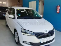 Usado Skoda Fabia Active 95 CV (69 kW) 2021 Blanco Utilitario