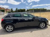 Usado Alfa Romeo Giulietta Distinctive 140 CV (102 kW) 2011 Negro Utilitario