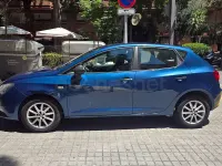 Usado Seat Ibiza Reference 85 CV (62 kW) 2013 Azul Berlina