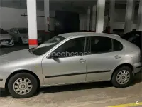 Usado Seat Leon Stella 100 CV (73 kW) 2000 Gris / plata Utilitario
