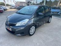Usado Toyota Yaris Live 70 CV (51 kW) 2012 Varios colores Utilitario