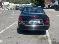 Usado Mercedes E320 Avantgarde 204 CV (150 kW) 2004 Negro Berlina
