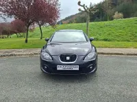 Usado Seat Leon Reference 105 CV (77 kW) 2010 Negro Utilitario