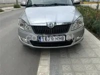 Usado Skoda Fabia 75 CV (55 kW) 2011 Gris / plata Familiar