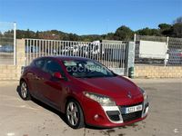 Usado Renault Mégane Dynamique 105 CV (77 kW) 2011 Granate Berlina