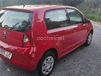 Usado Seat Mii Chic 60 CV (44 kW) 2015 Granate Utilitario