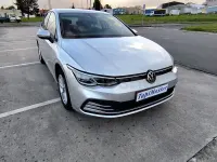 Usado VW Golf VIII Life 115 CV (84 kW) 2022 Gris / plata Berlina
