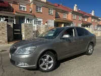 Usado Skoda Octavia GreenLine 105 CV (77 kW) 2010 Marrón Berlina