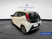 Usado Toyota Aygo X-play 72 CV (52 kW) 2019 Blanco Utilitario