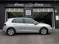 Usado VW Golf VIII 110 CV (80 kW) 2022 Gris / plata Berlina