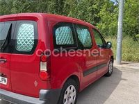 Usado Peugeot Partner Tepee Access 100 CV (73 kW) 2016 Rojo Monovolumen