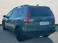 Usado Dacia Jogger Extreme 140 CV (102 kW) 2025 Verde Monovolumen