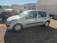 Usado Renault Clio II 60 CV (44 kW) 2004 Gris / plata Berlina