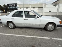 Usado Mercedes E200 75 CV (55 kW) 1988 Blanco Familiar