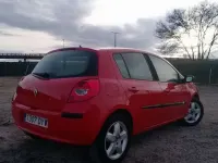 Usado Renault Clio Dynamique 86 CV (63 kW) 2006 Rojo Utilitario