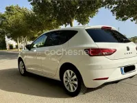 Usado Seat Leon Style 110 CV (80 kW) 2017 Blanco Berlina