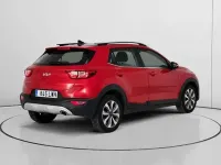 Usado Kia Stonic 101 CV (74 kW) 2022 Rojo SUV