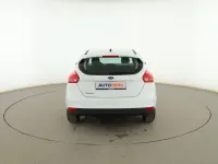 Usado Ford Focus Trend+ 120 CV (88 kW) 2015 Blanco Berlina