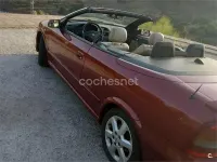 Usado Opel Astra 147 CV (108 kW) 2002 Granate Descapotable